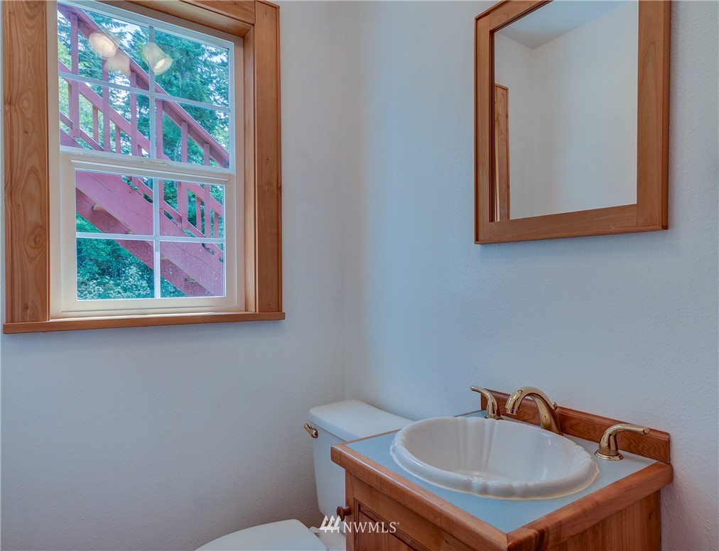 1055 Devries Road Oak Harbor, WA 98277 - Photo 10 of 25 Gallery Image 10