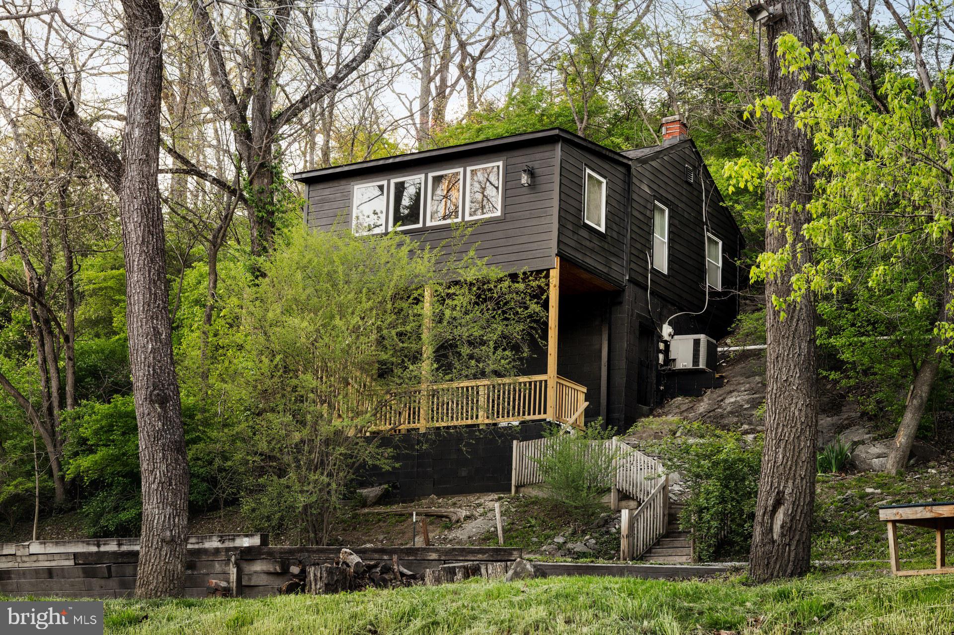 714 Bennys Beach Road Front Royal, VA 22630 - Photo 5 of 36