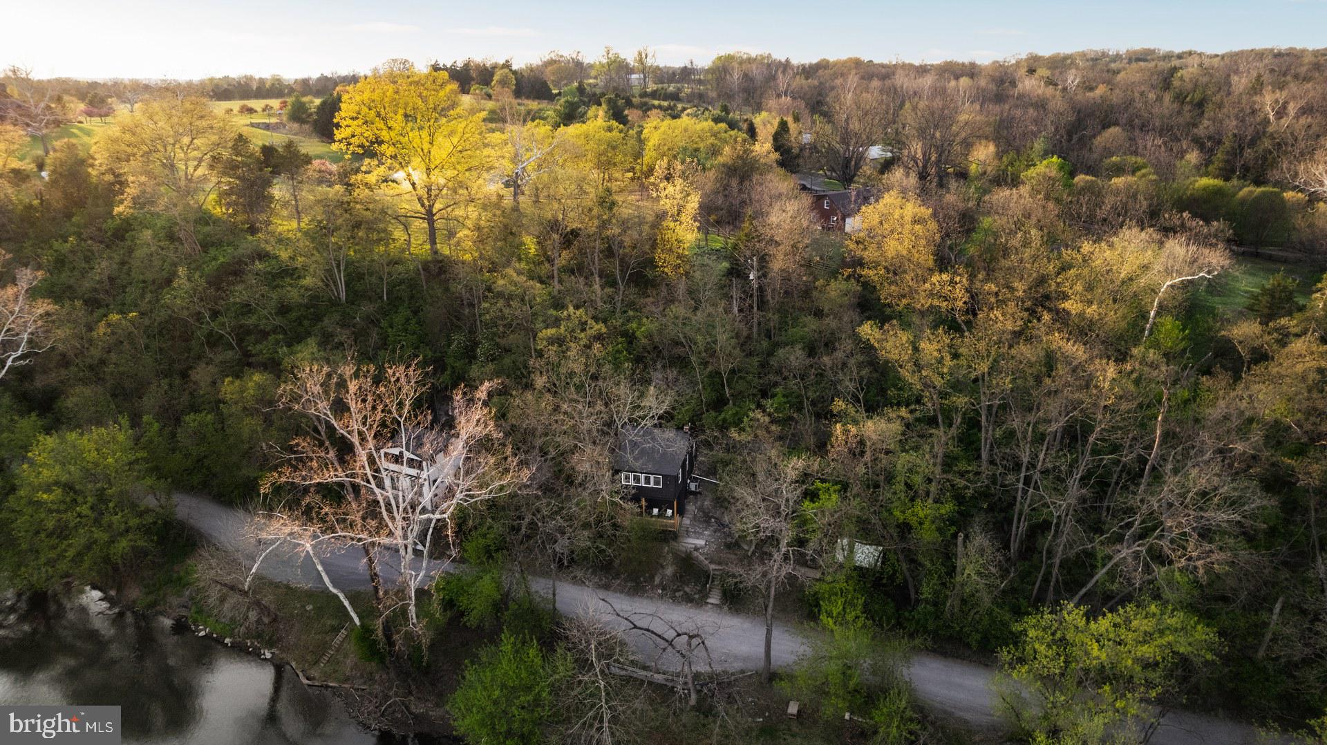 714 Bennys Beach Road Front Royal, VA 22630 - Photo 9 of 36