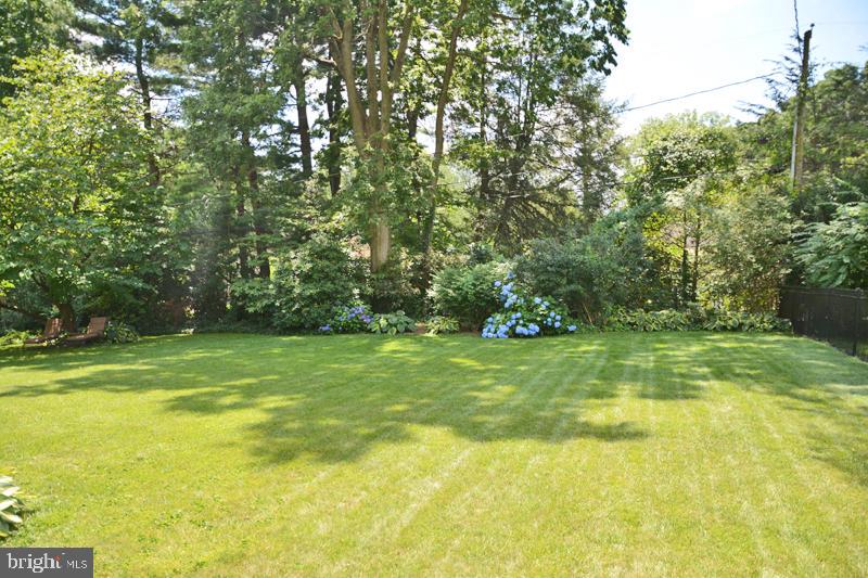 1502 Hillcrest Road Lancaster, PA 17603 - Photo 29 of 36 Gallery Image 29