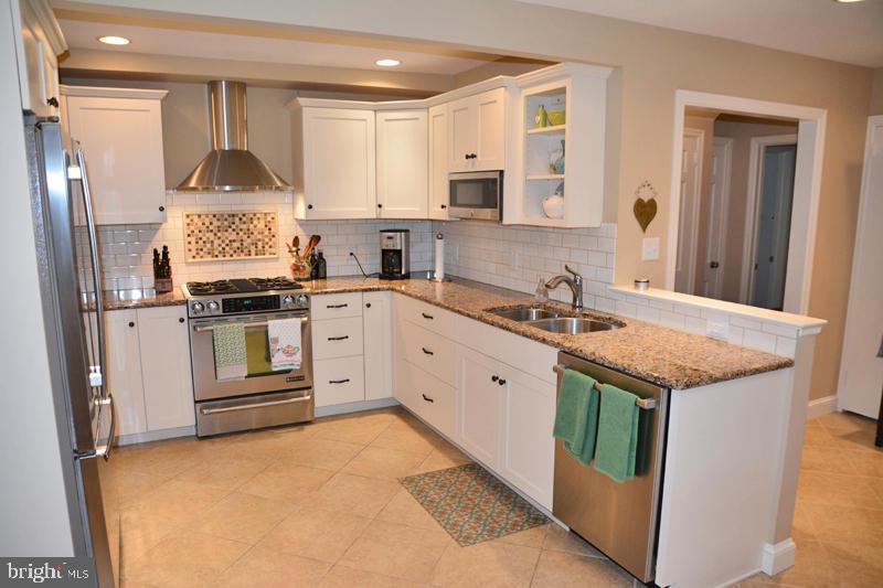 1502 Hillcrest Road Lancaster, PA 17603 - Photo 10 of 36 Gallery Image 10