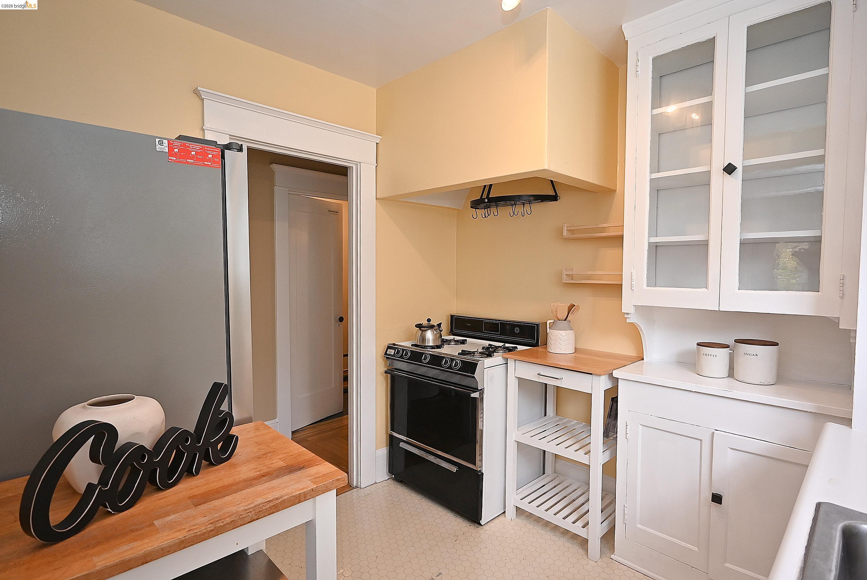 1301 Bonita Avenue, Unit 3 Berkeley, CA 94709 - Photo 25 of 48 Kitchen