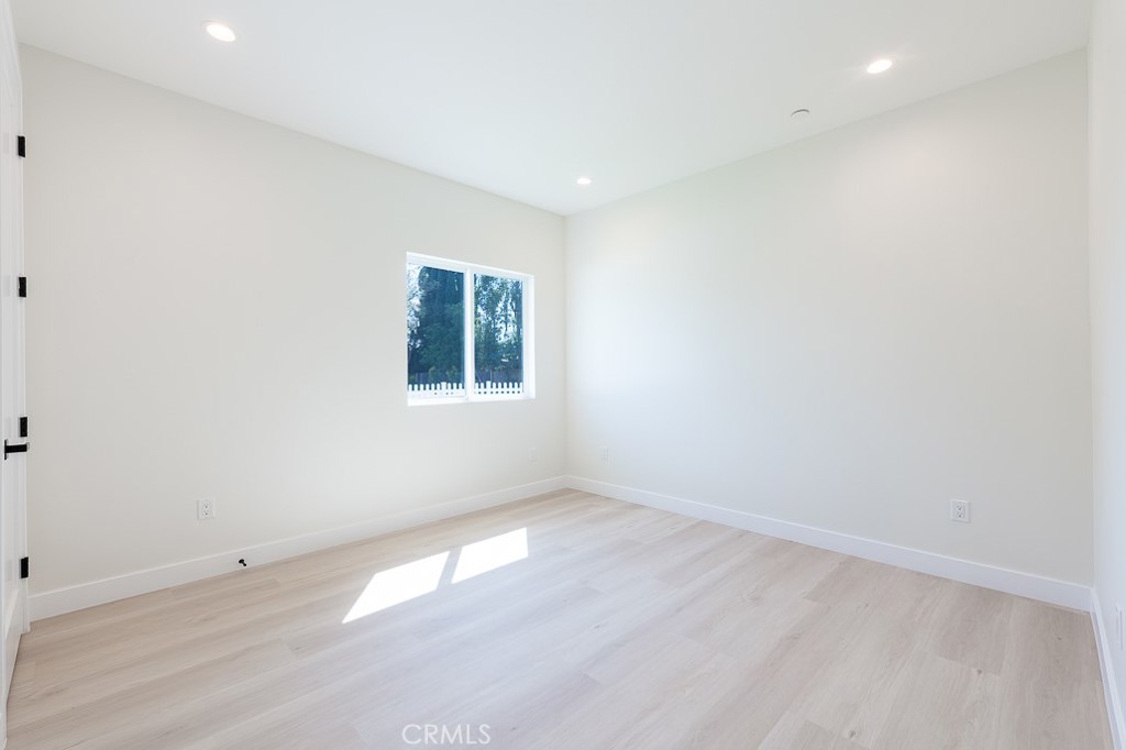 19453 Strathern Street Reseda, CA 91335 - Photo 25 of 28