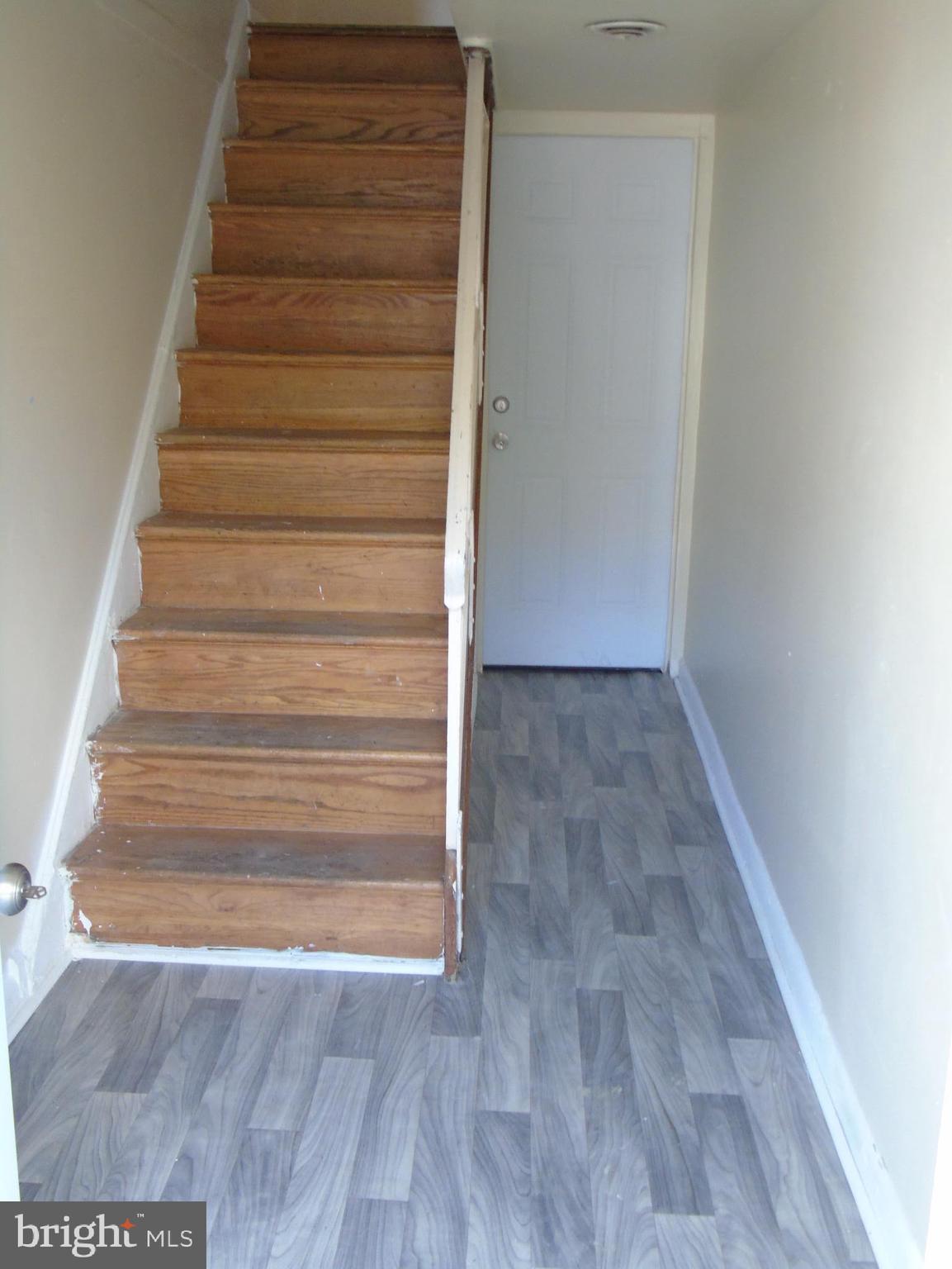 112 Botanic Court Upper Darby, PA 19082 - Photo 3 of 16 Entrance