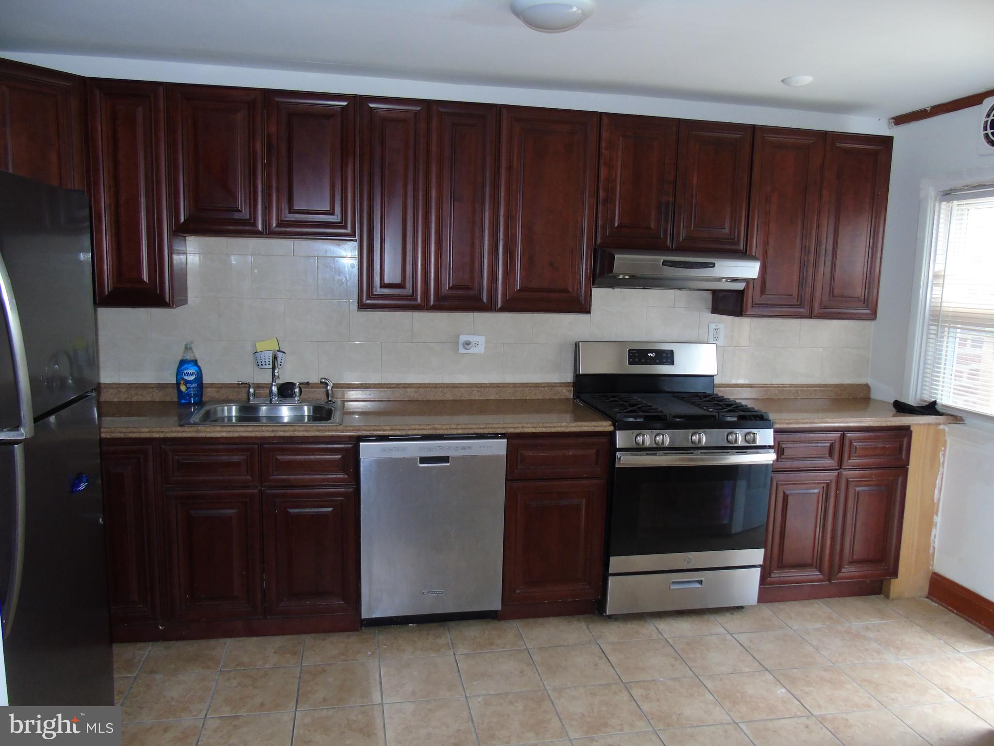 112 Botanic Court Upper Darby, PA 19082 - Photo 7 of 16 Kitchen