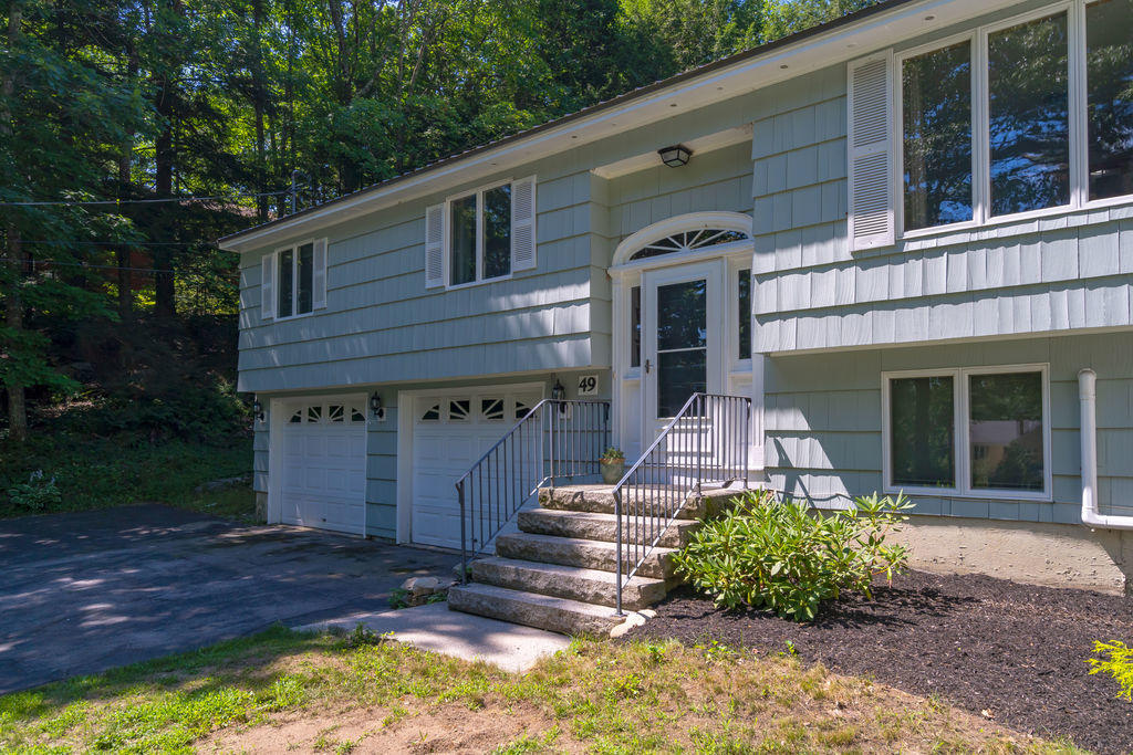 49 Brook Road Falmouth, ME 04105 - Photo 3 of 60 005_49brookrd-3