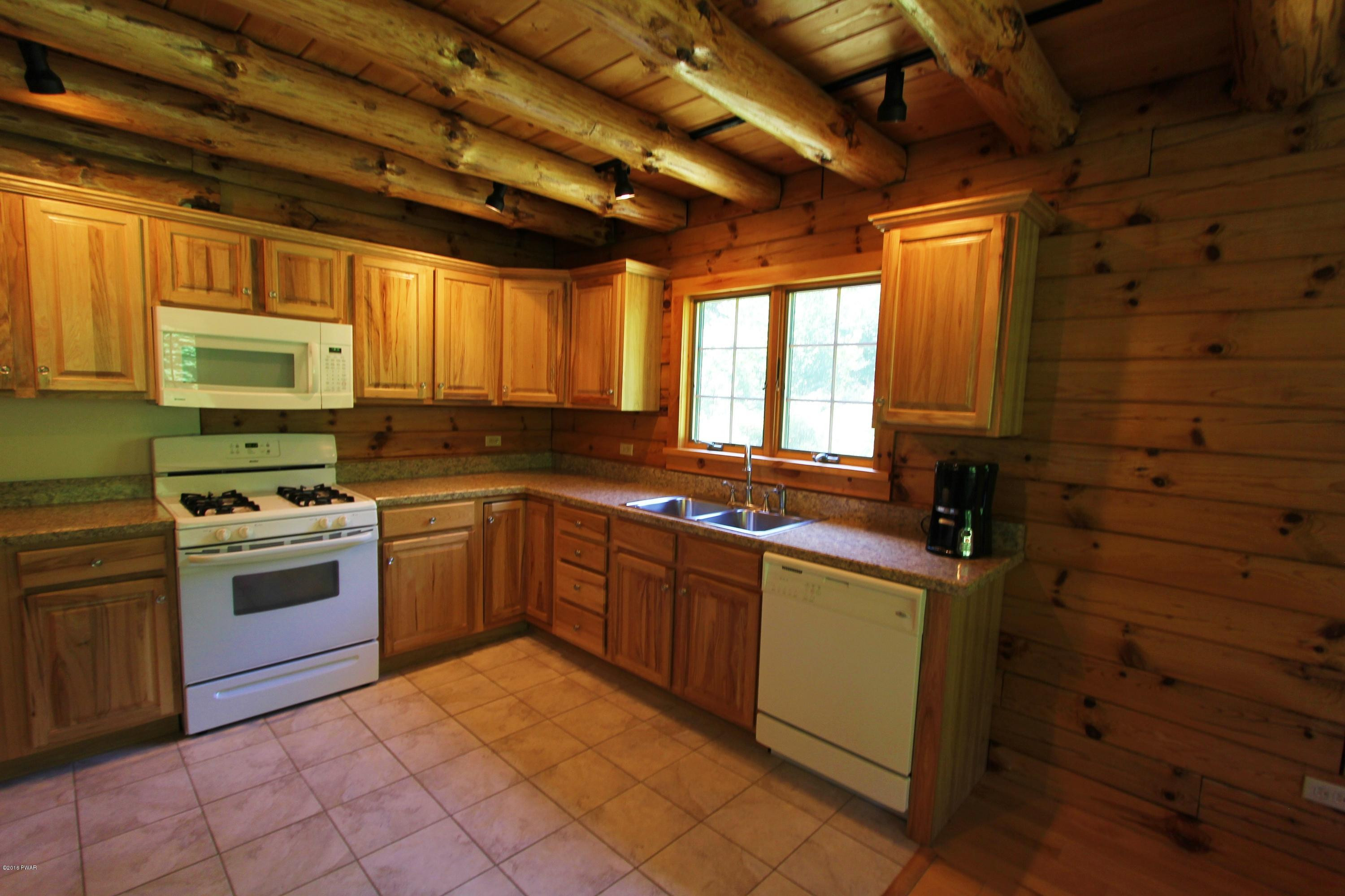 61 Bowens Road Moscow, PA 18444 - Photo 8 of 26