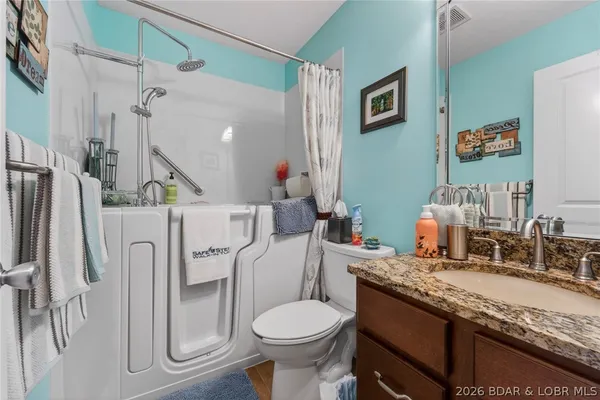 $400,000 | 18 Spirea Point, Lake Ozark, MO 65049