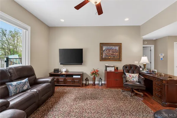 $400,000 | 18 Spirea Point, Lake Ozark, MO 65049