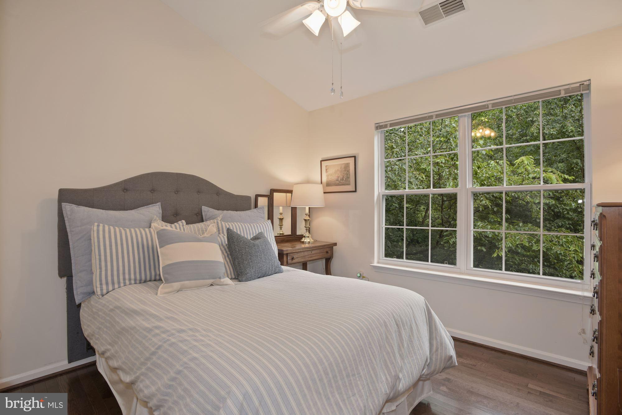 1215 Wild Hawthorn Way Reston, VA 20194 - Photo 17 of 29