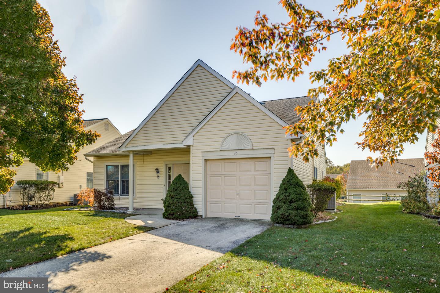 18 Lantern Lane Columbus, NJ 08022 - Photo 1 of 32