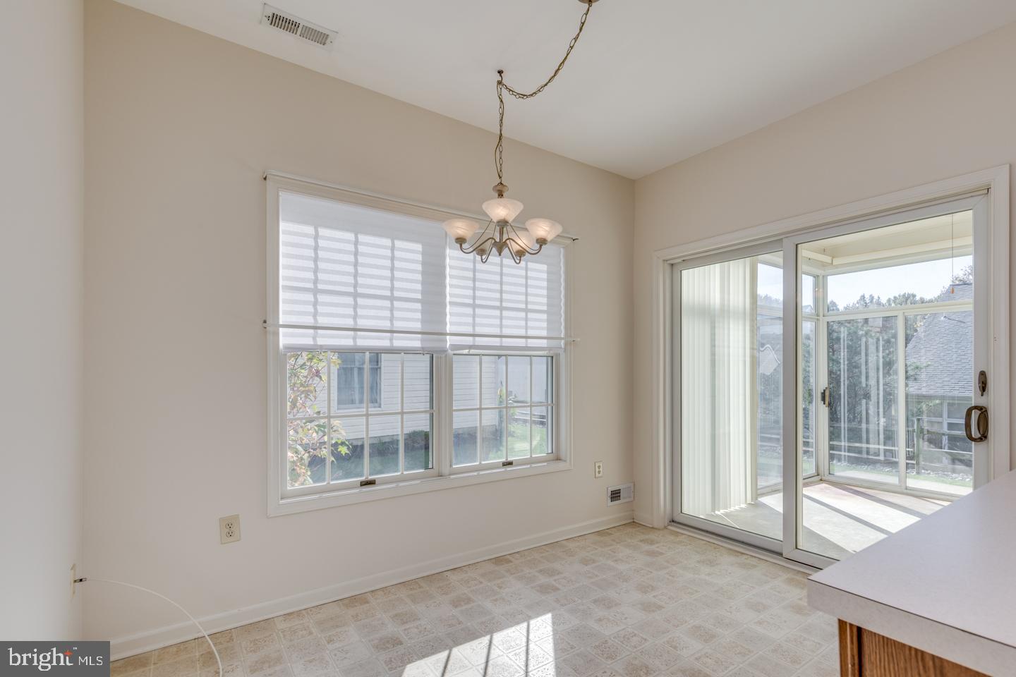 18 Lantern Lane Columbus, NJ 08022 - Photo 13 of 32