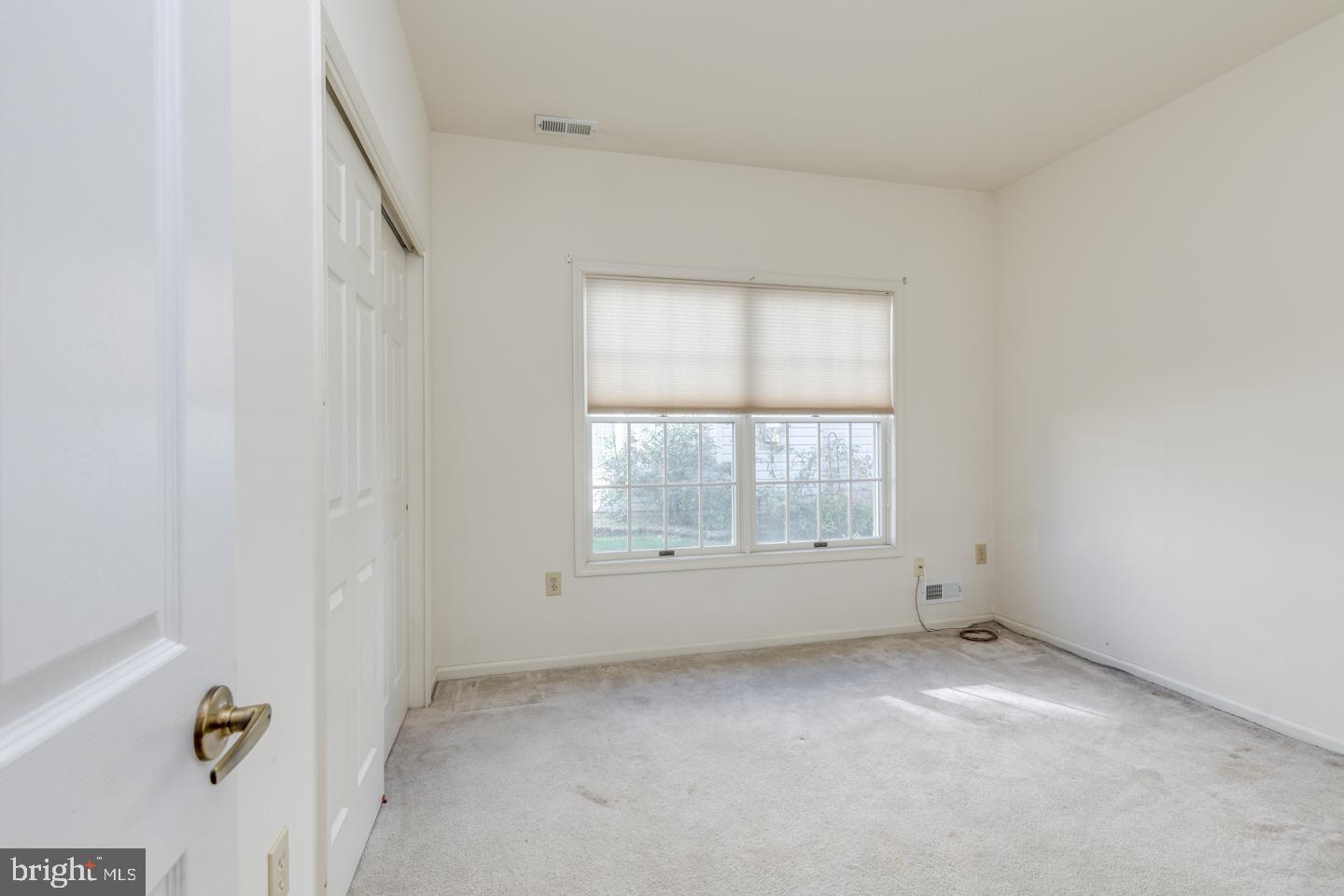 18 Lantern Lane Columbus, NJ 08022 - Photo 21 of 32