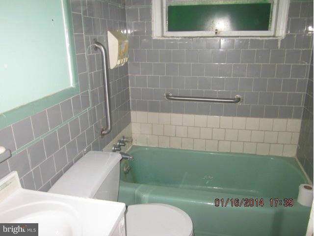 7245 Hawthorne Road La Plata, MD 20646 - Photo 9 of 16 Bath