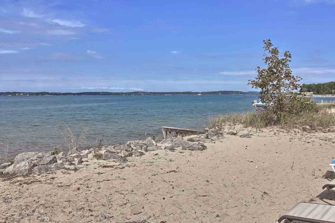 6999 Deepwater Point Road Williamsburg, MI 49690 - Photo 25 of 34 1824978-24.JPG