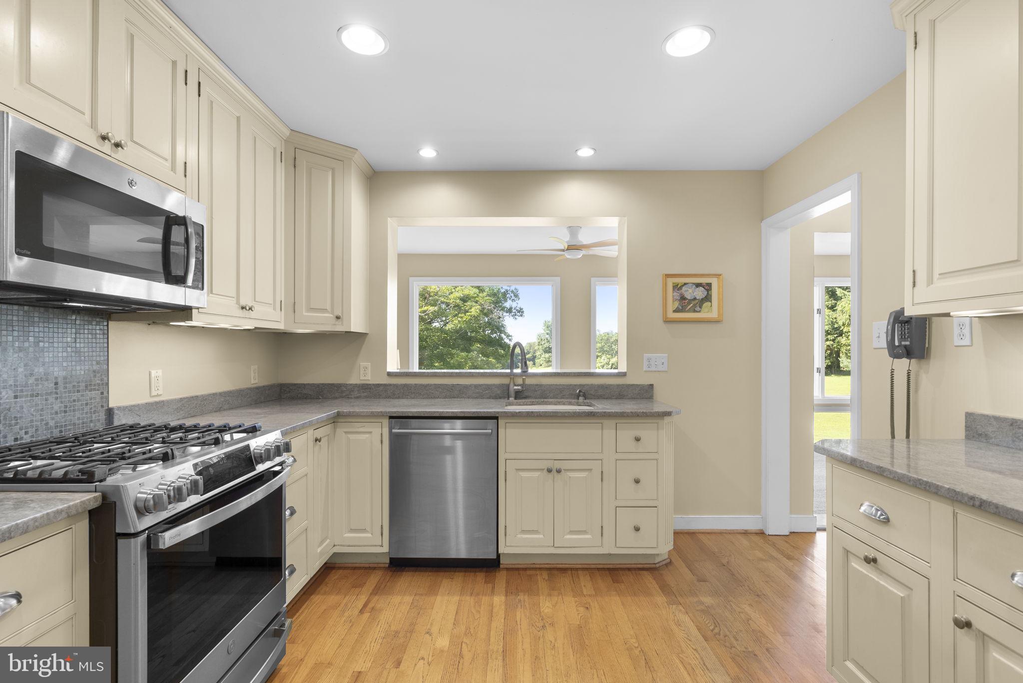 14697 Roxbury Road Glenelg, MD 21737 - Photo 9 of 45 Kitchen