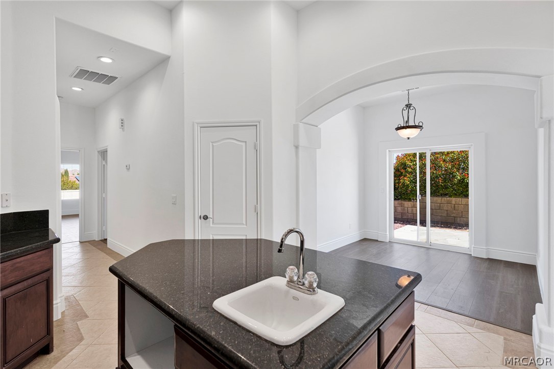 16233 Ridge View Drive Apple Valley, CA 92307 - Photo 13 of 60