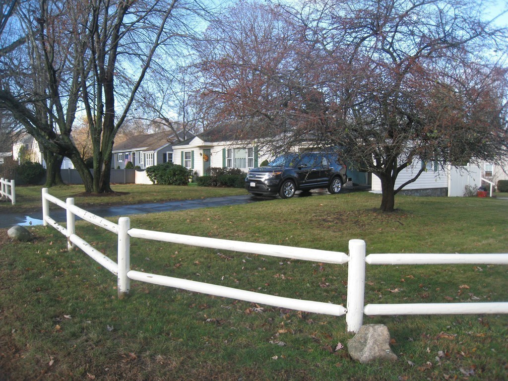 106 Dalton Road Chelmsford, MA 01824 - Photo 3 of 16 Gallery Image 3