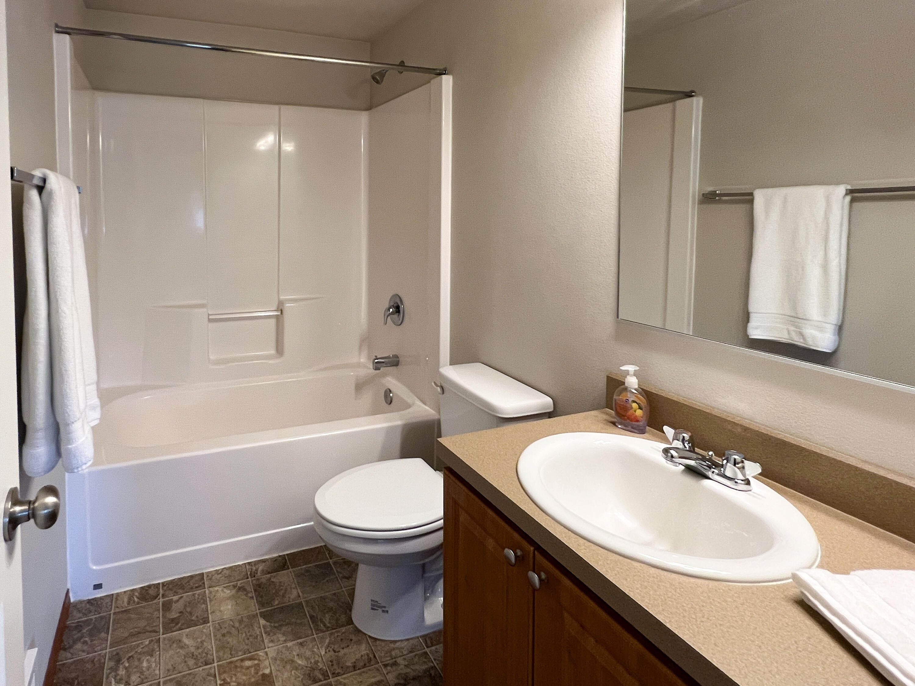 56243 Marsh Hawk Road Bend, OR 97707 - Photo 11 of 34 Full Bath - Hall