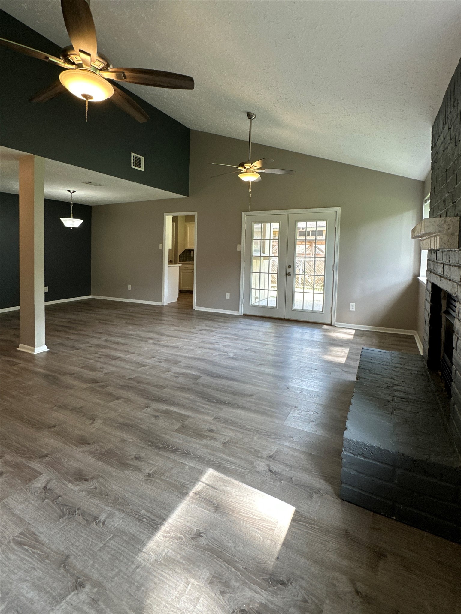 26403 Hunters Hollow Drive Spring, TX 77380 - Photo 9 of 34 Living room with vaulted ceiling!