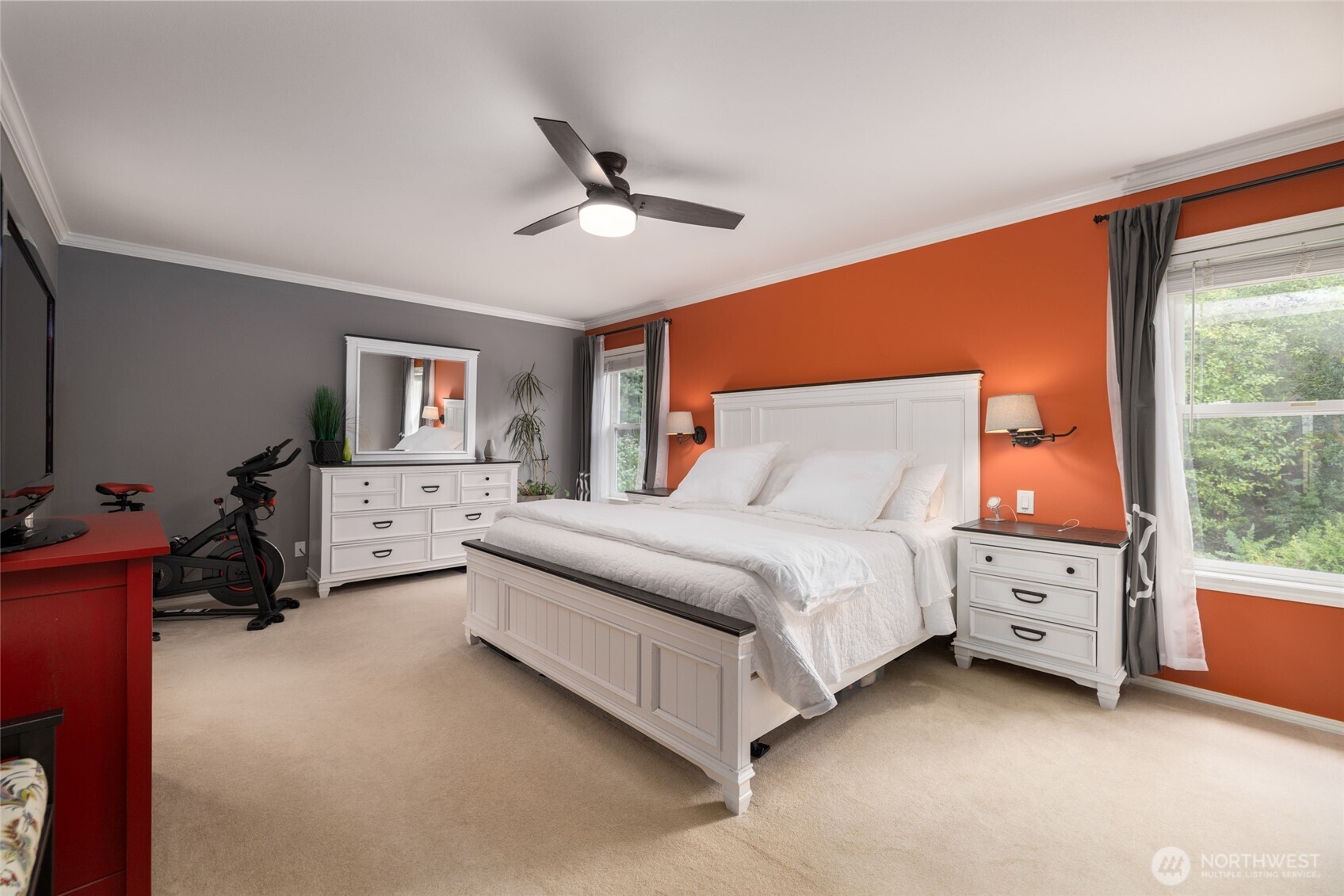 1014 South 38th Place Mount Vernon, WA 98274 - Photo 18 of 39 a bedroom with a bed and a window