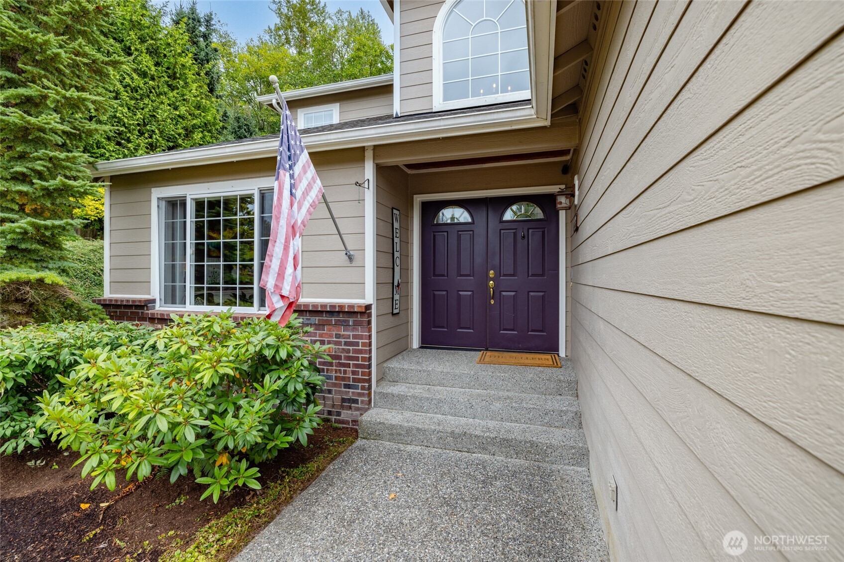 1014 South 38th Place Mount Vernon, WA 98274 - Photo 2 of 39 a view of entrance of the house