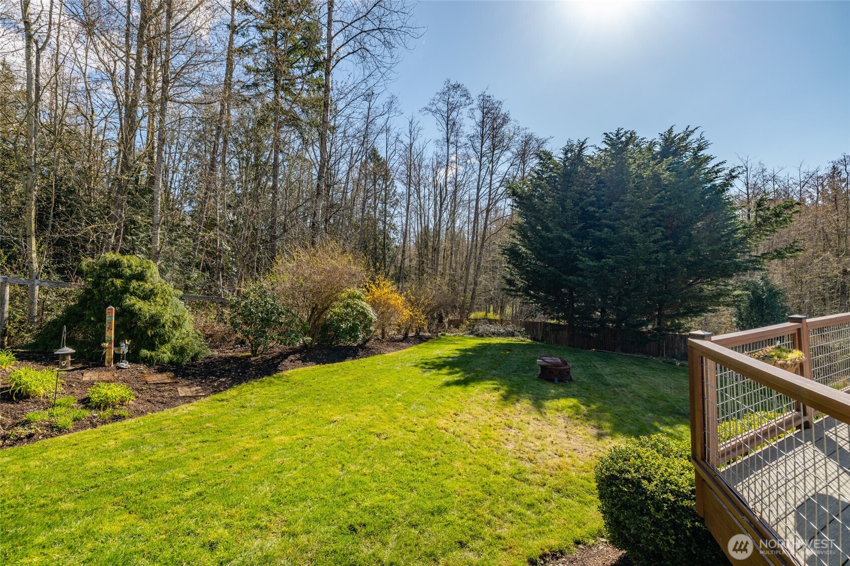 1014 South 38th Place Mount Vernon, WA 98274 - Photo 32 of 39 a view of swimming pool from a garden