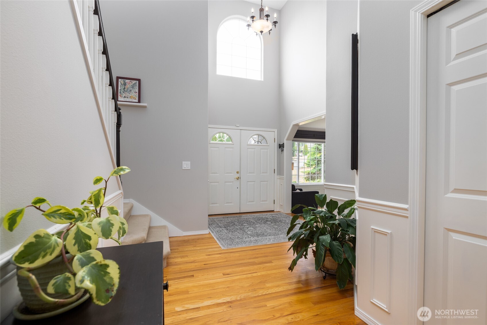 1014 South 38th Place Mount Vernon, WA 98274 - Photo 4 of 39 a view of a entryway