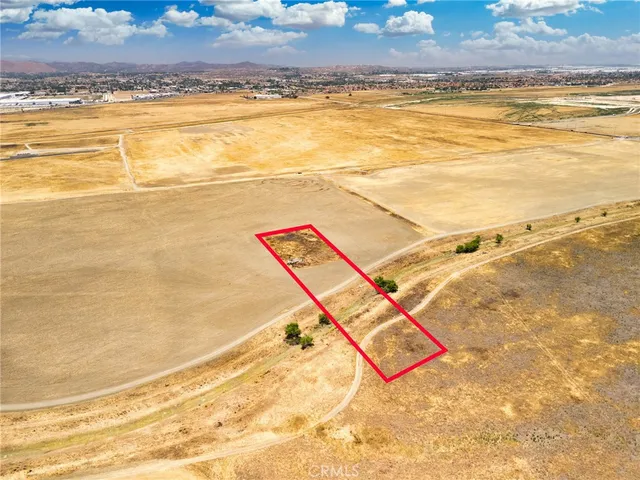 a view of an outdoor space