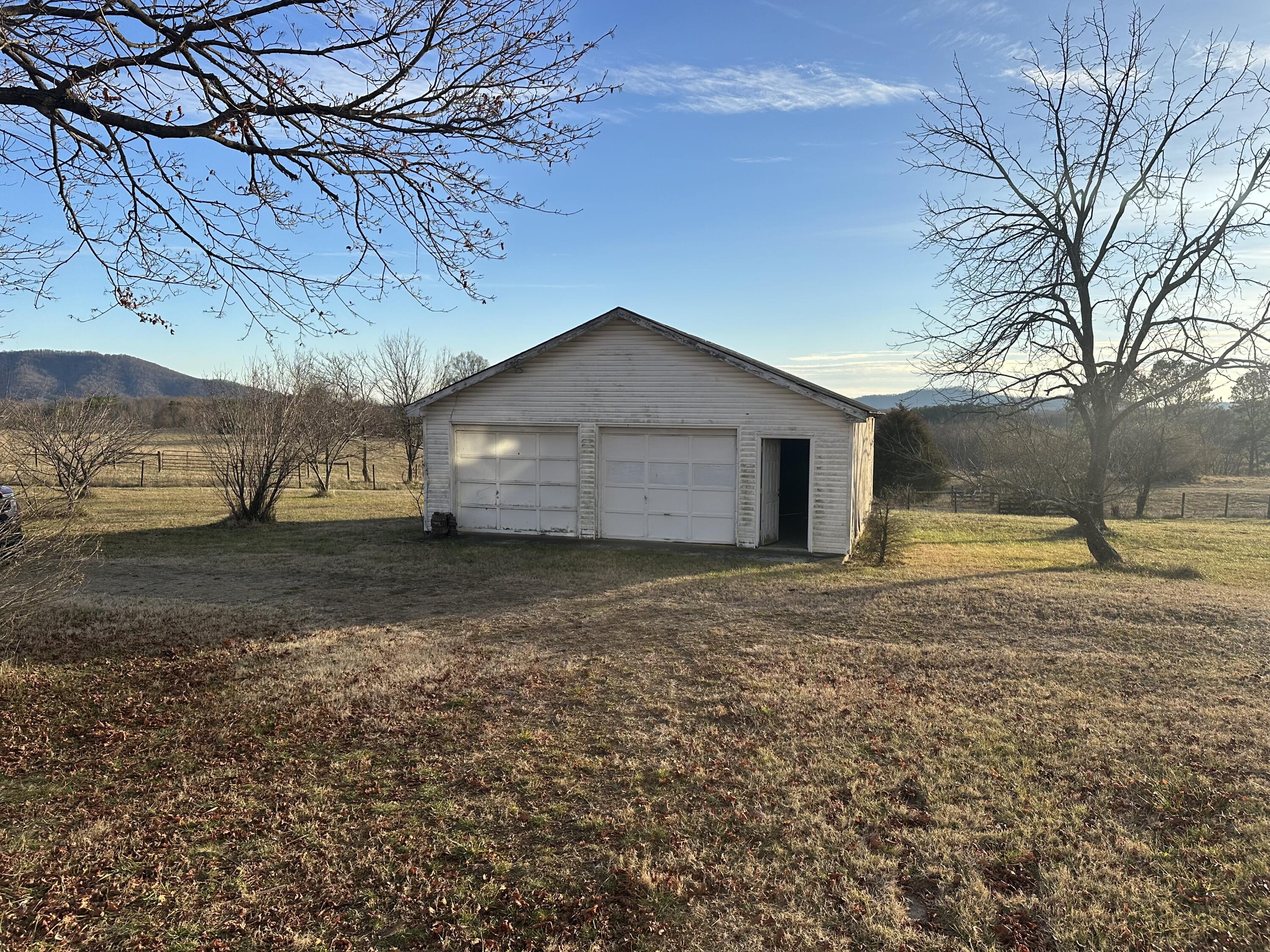 1057 Nester Road Thaxton, VA 24174 - Photo 3 of 15 9AC55F25-6703-43C5-B441-5FD827FABBBC