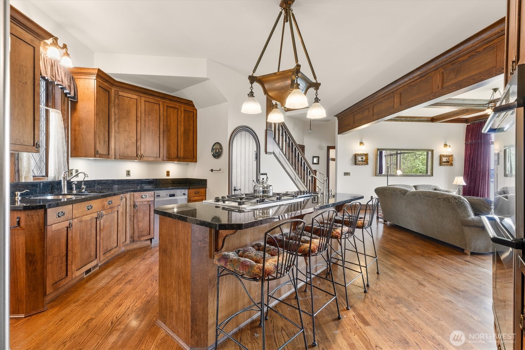 4725 West Mercer Way Mercer Island, WA 98040 - Photo 16 of 40
