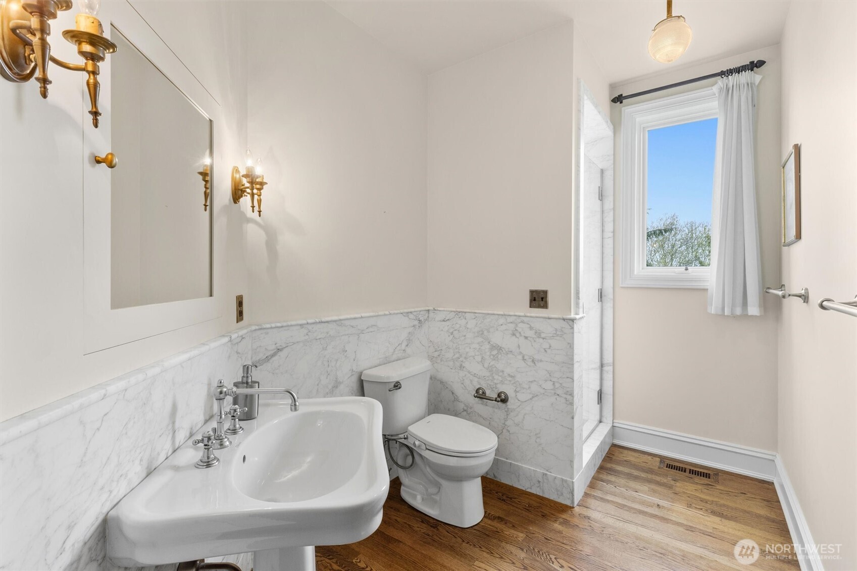 4725 West Mercer Way Mercer Island, WA 98040 - Photo 19 of 40