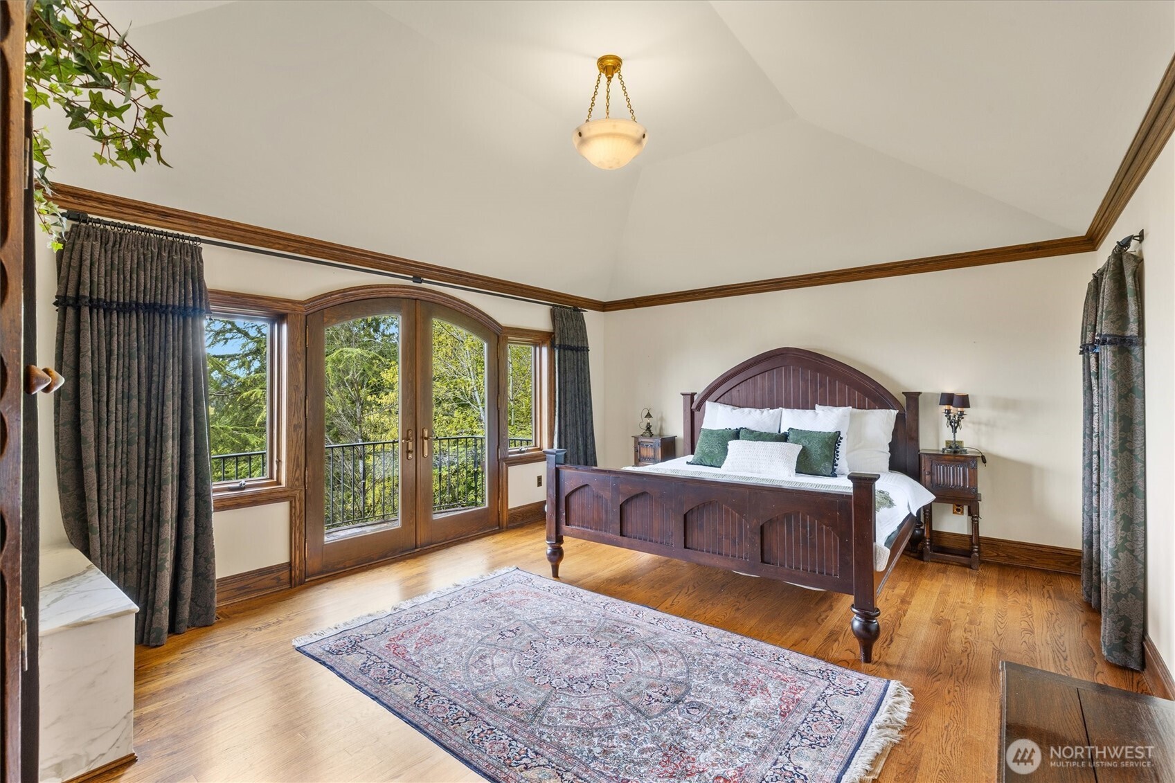 4725 West Mercer Way Mercer Island, WA 98040 - Photo 21 of 40