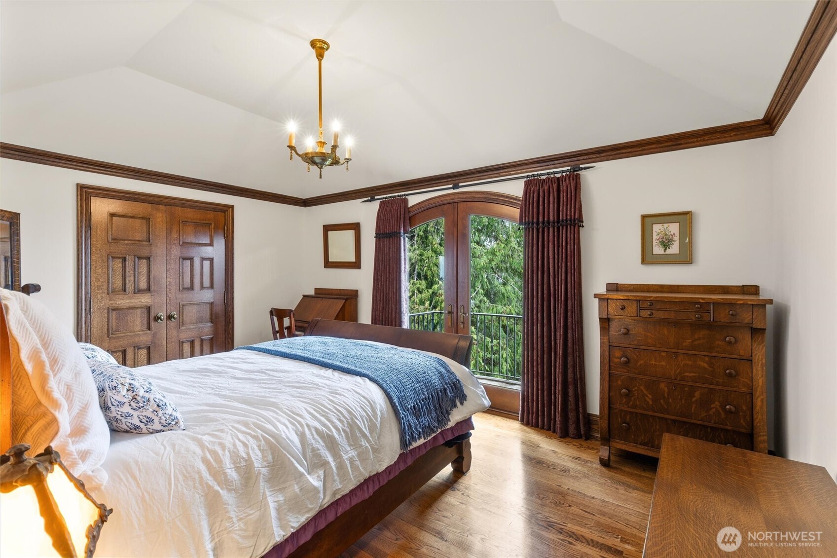 4725 West Mercer Way Mercer Island, WA 98040 - Photo 30 of 40