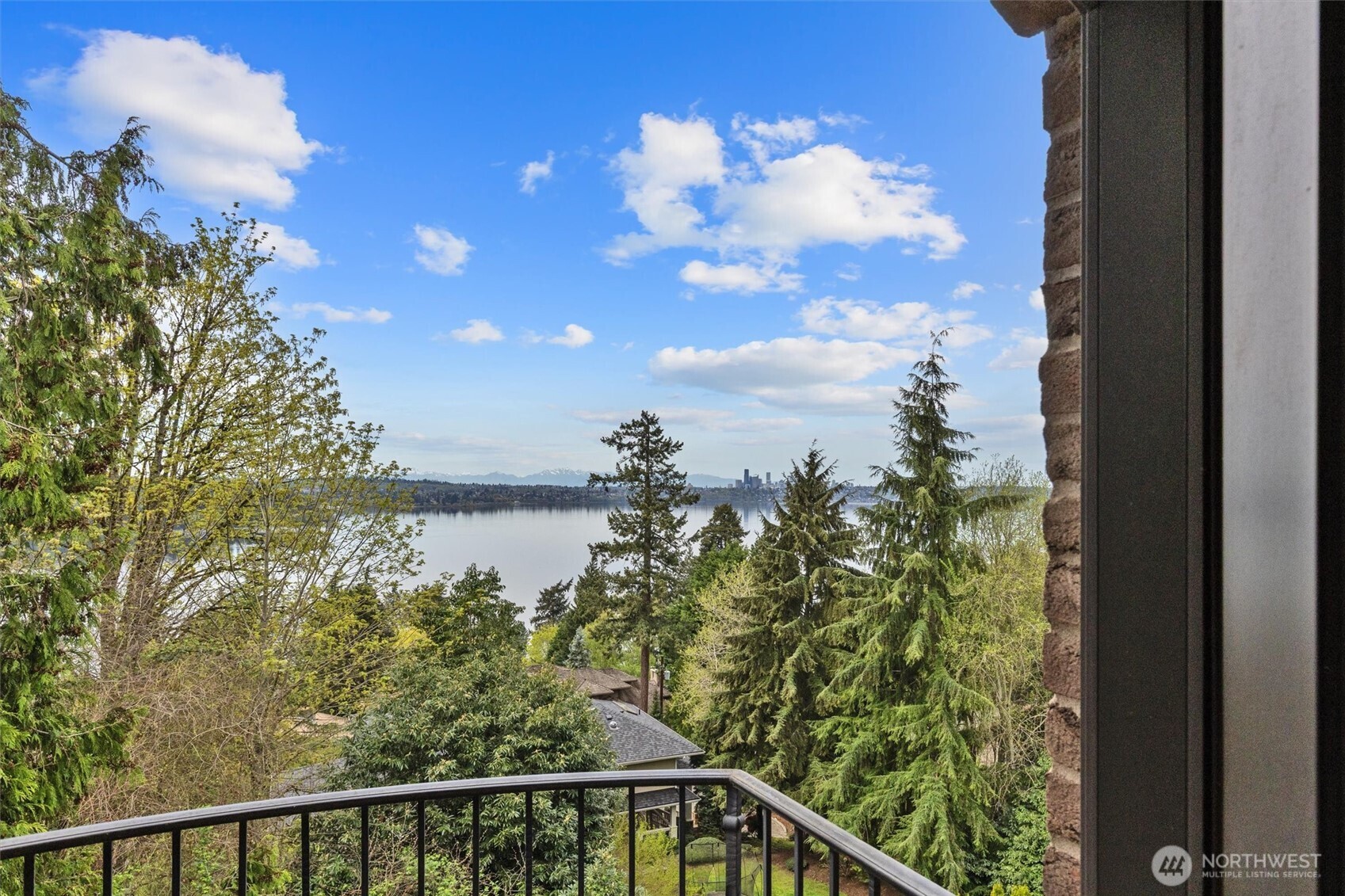 4725 West Mercer Way Mercer Island, WA 98040 - Photo 34 of 40