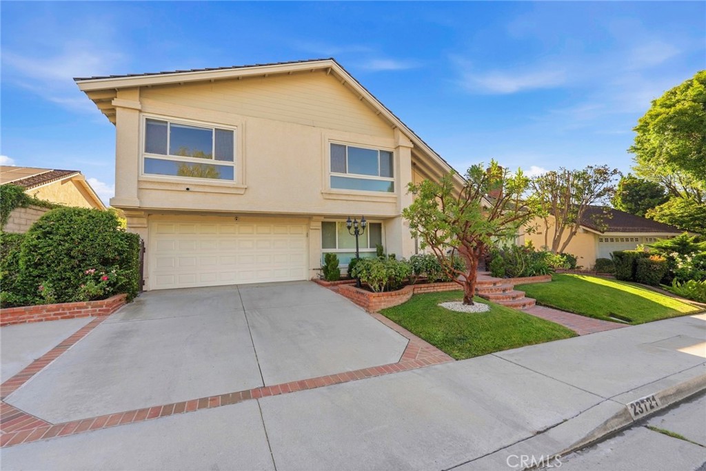 23721 Sarda Road Valencia, CA 91355 - Photo 1 of 46 Gallery Image 1