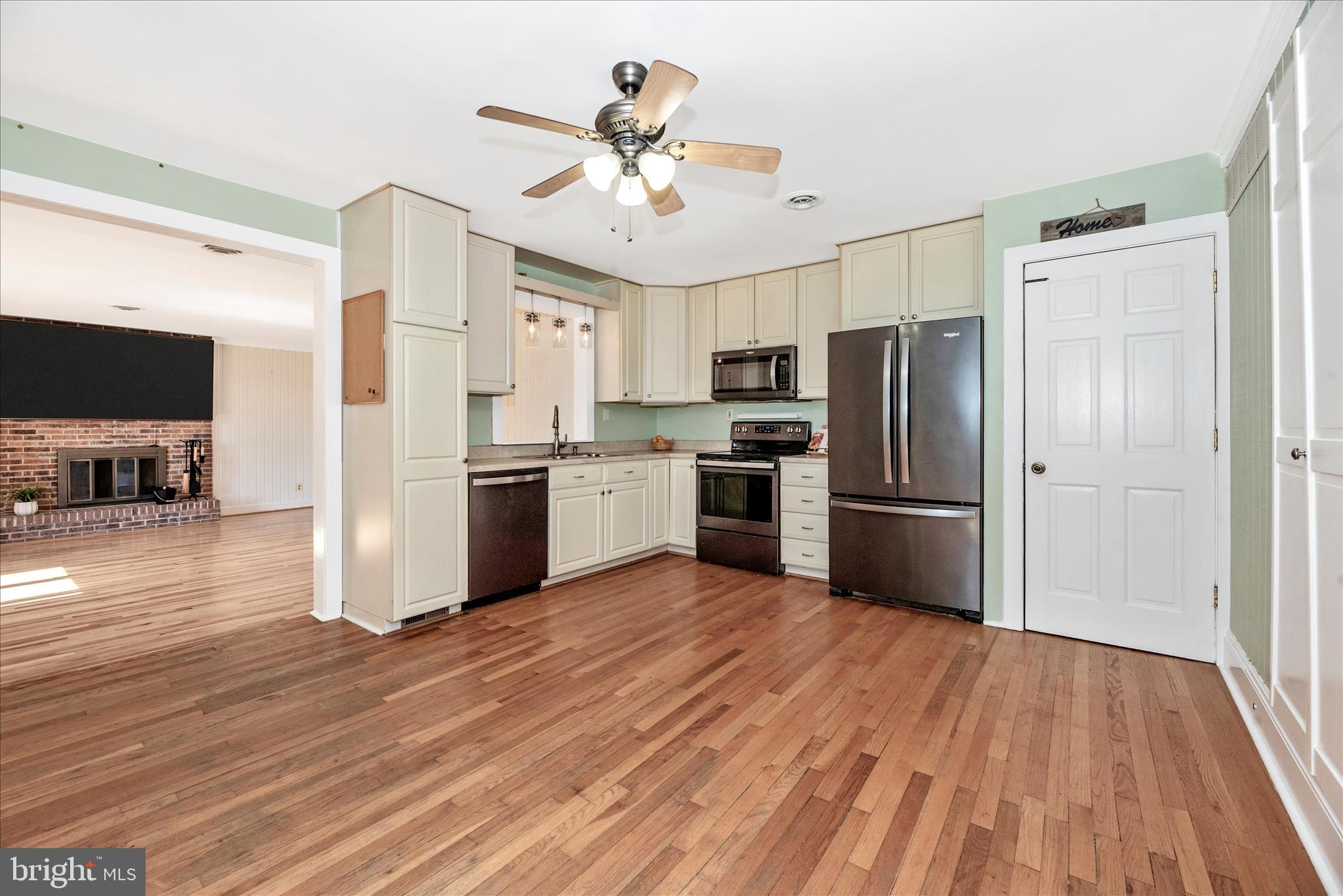 1403 Streaker Road Sykesville, MD 21784 - Photo 14 of 57 Kitchen Dining Area