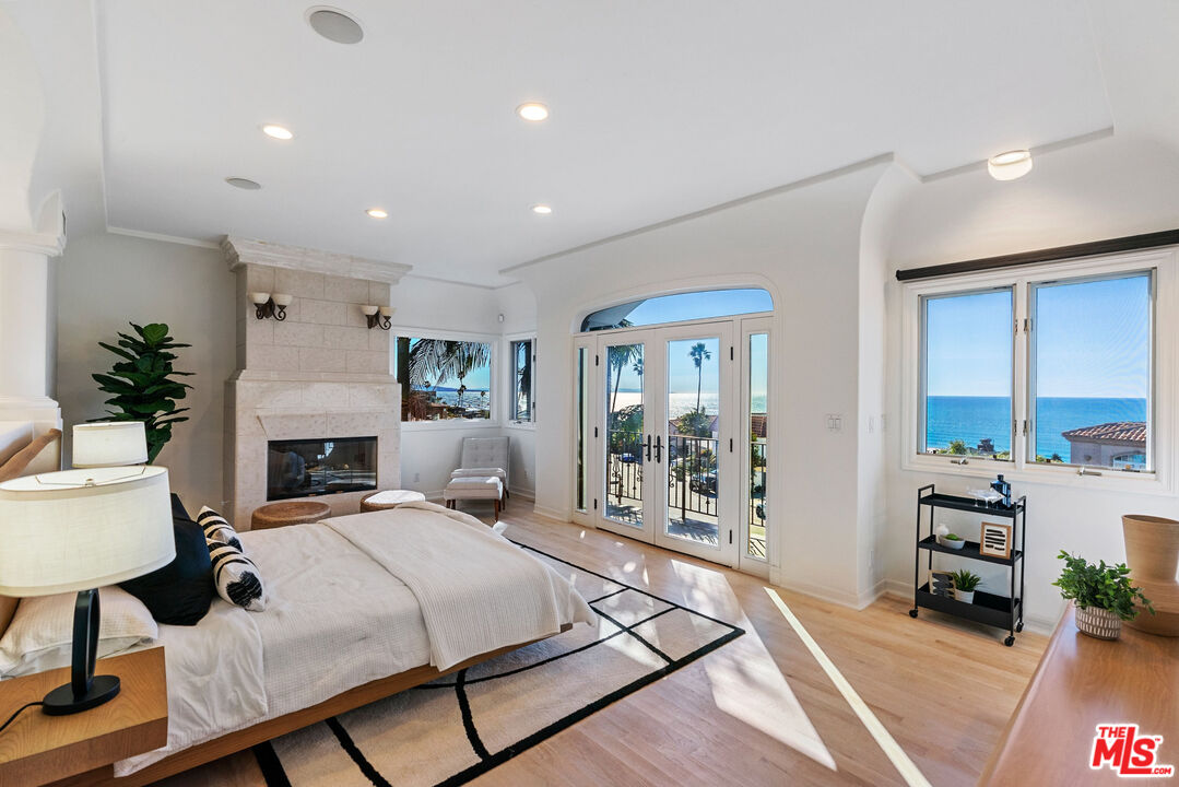 7112 Rindge Avenue Playa del Rey, CA 90293 - Photo 11 of 39