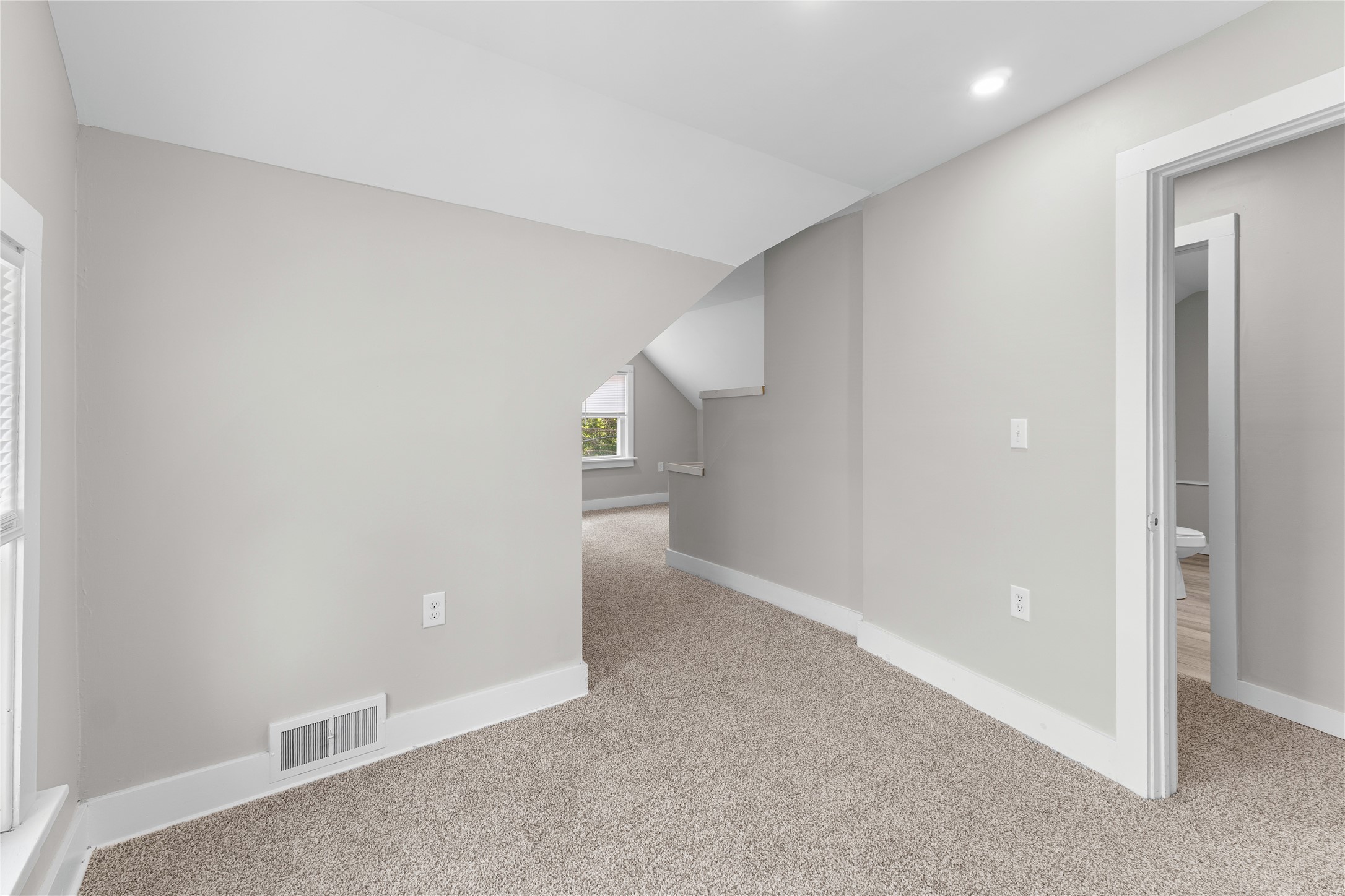 2710 Pittsburgh Avenue Erie, PA 16508 - Photo 23 of 31 Gallery Image 23