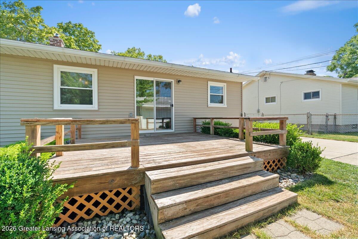 2104 Edwin Place Lansing, MI 48911 - Photo 25 of 31 23-Media Jett -23
