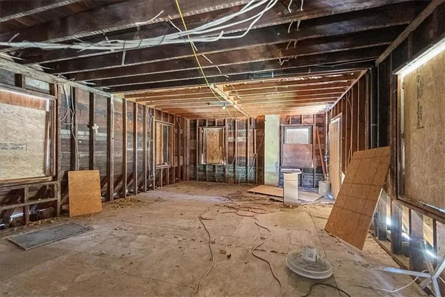 $90,000 | 929 Greeley Avenue, Kansas City, KS 66101