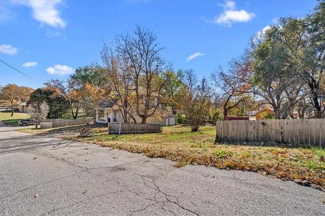 $90,000 | 929 Greeley Avenue, Kansas City, KS 66101