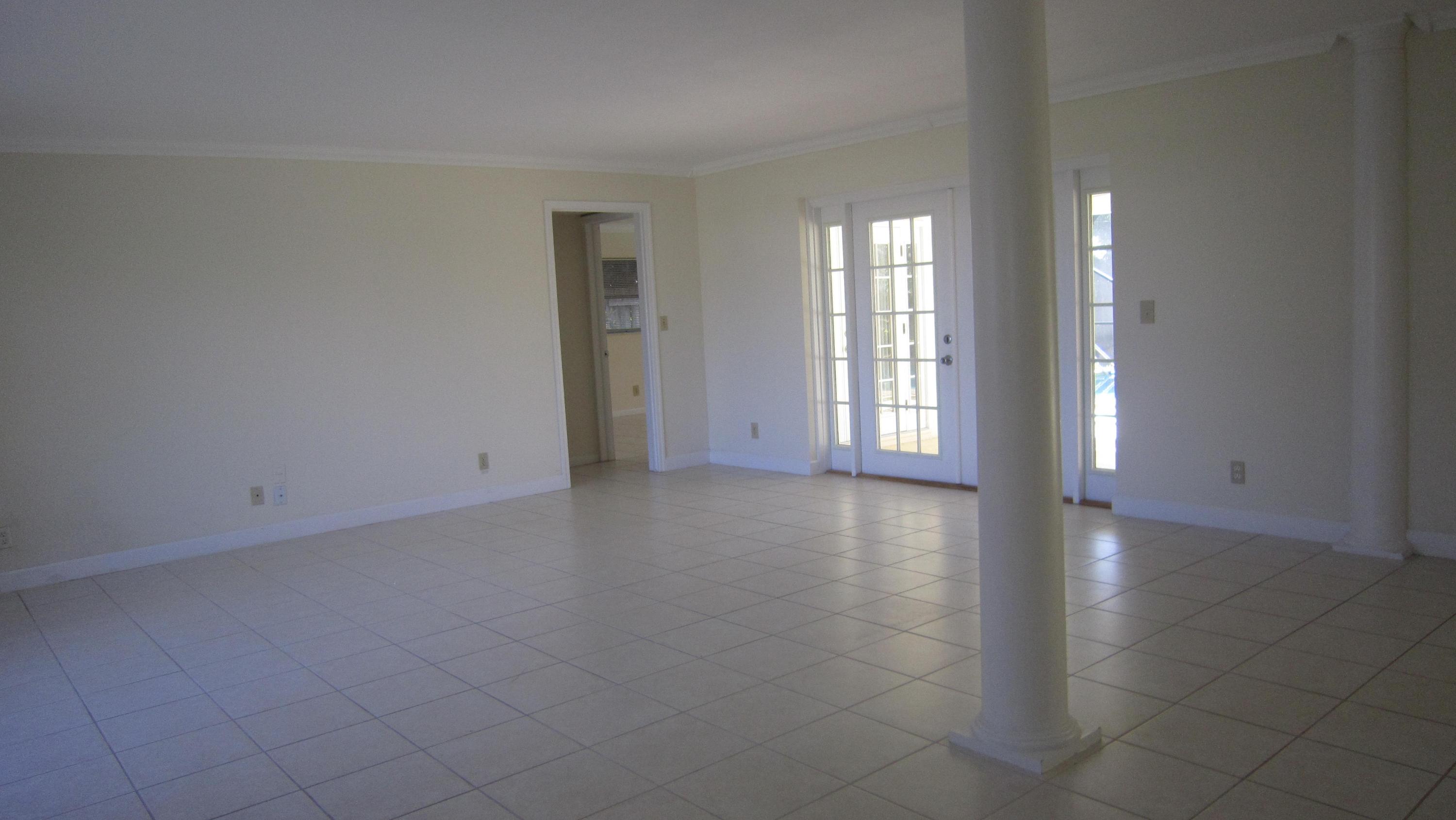 1920 Crafton Road North Palm Beach, FL 33408 - Photo 8 of 20 Liv rm