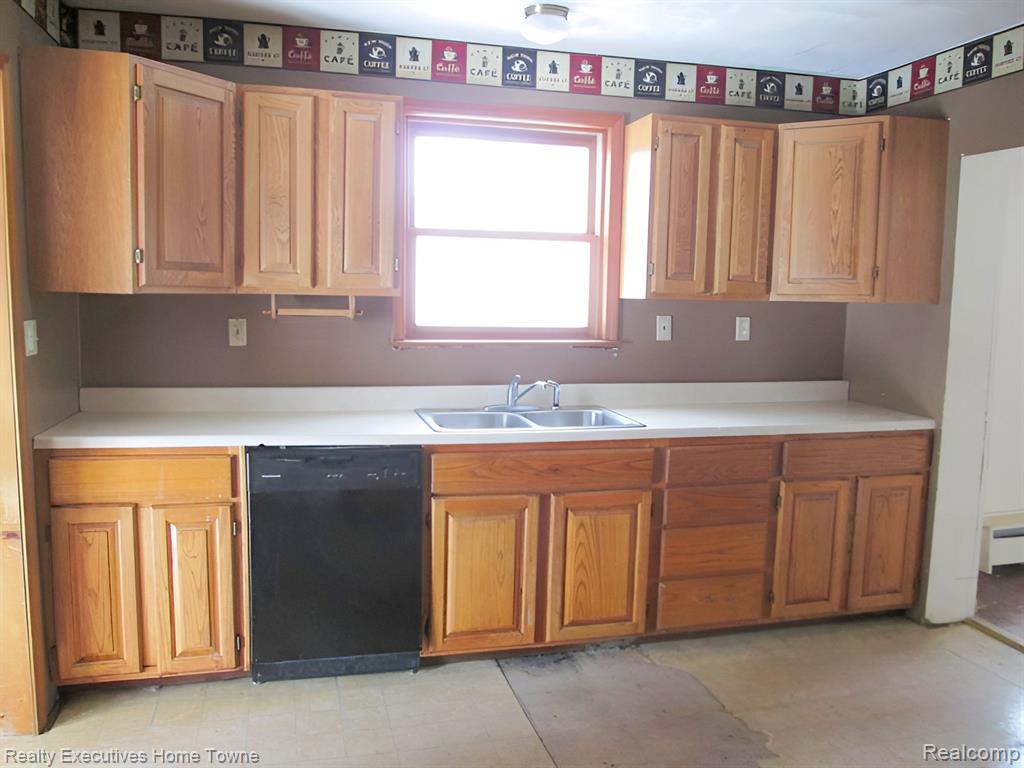 75 Delaware Street Sandusky, MI 48471 - Photo 9 of 27