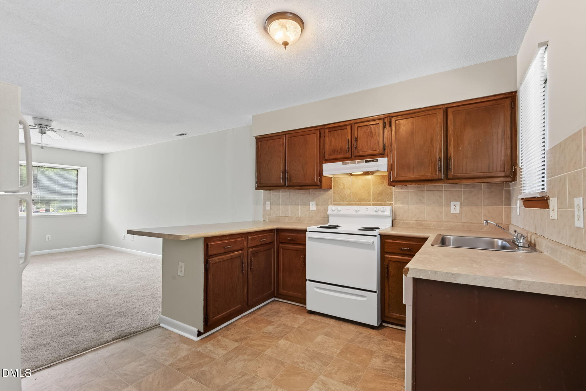 4554 North New Hope Road Raleigh, NC 27604 - Photo 8 of 18 8-web-or-mls-DSC03913