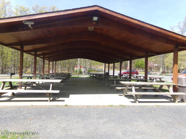 131 Swallow Court Bushkill, PA 18324 - Photo 12 of 14 20190819220930799637000000-o