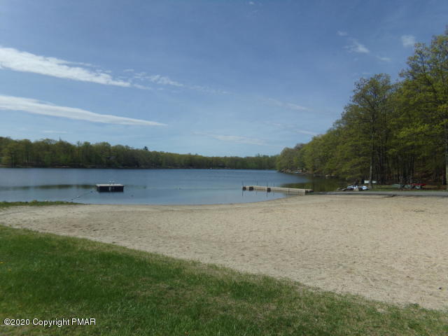 131 Swallow Court Bushkill, PA 18324 - Photo 14 of 14 20190819220937933631000000-o