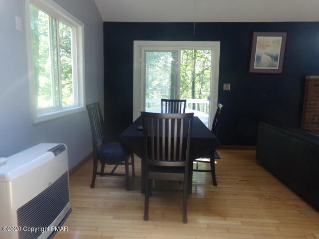 131 Swallow Court Bushkill, PA 18324 - Photo 3 of 14 20190819220742583832000000-o