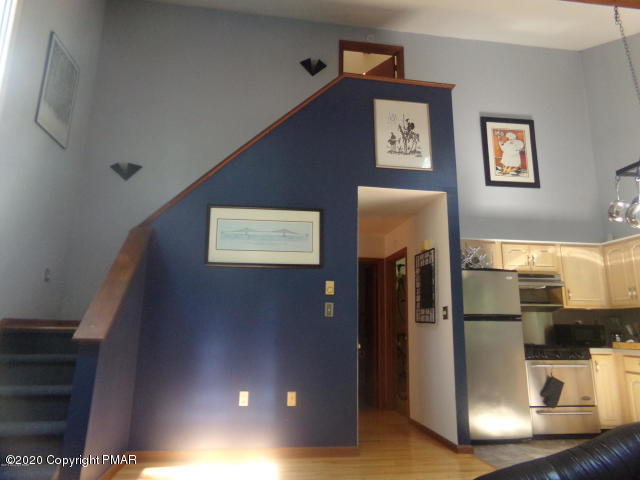 131 Swallow Court Bushkill, PA 18324 - Photo 4 of 14 20190819220753624278000000-o