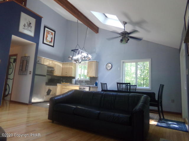 131 Swallow Court Bushkill, PA 18324 - Photo 6 of 14 20190819220809036898000000-o